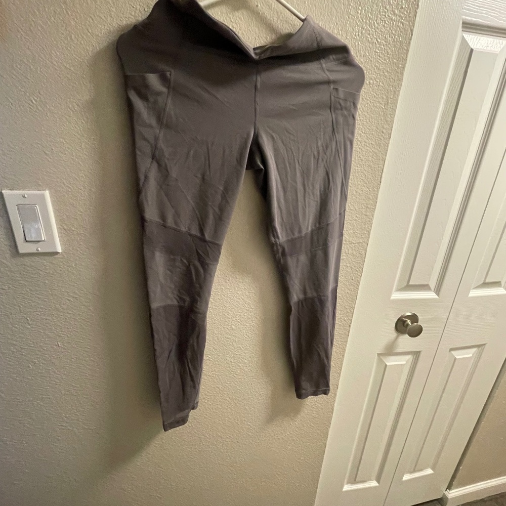 Athleta cropped leggings